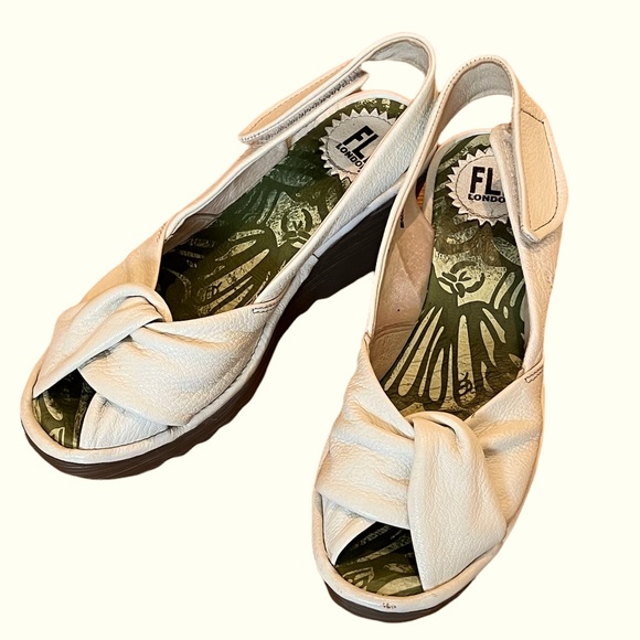 asics professional 14